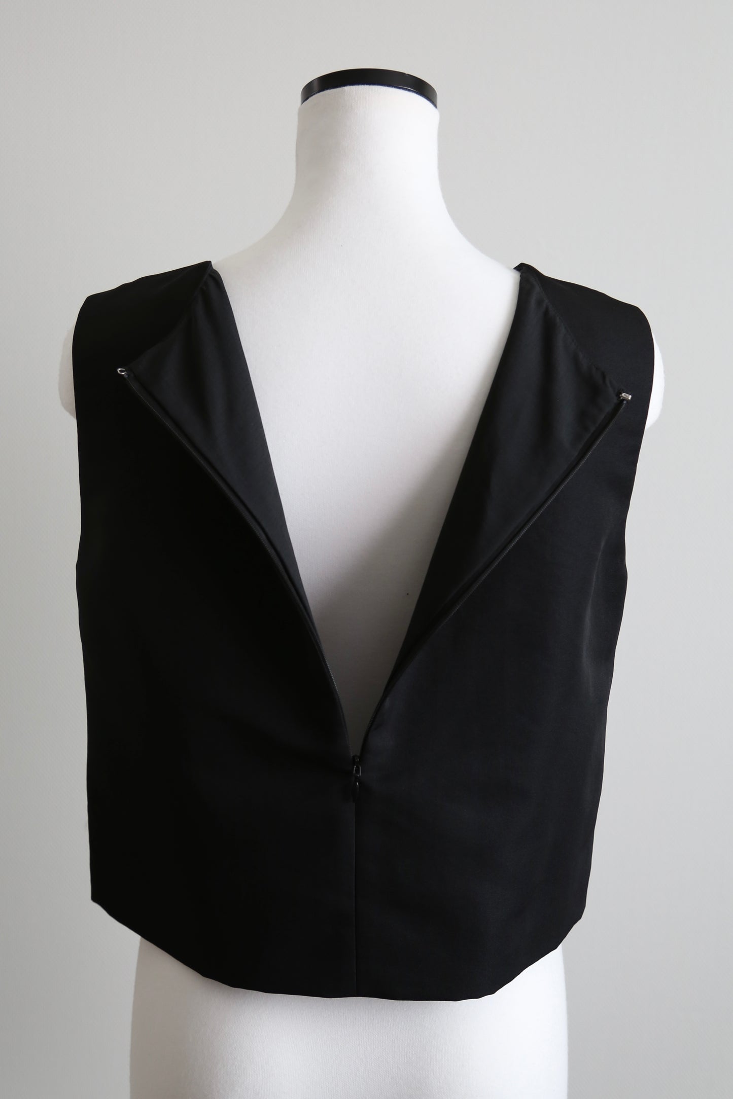 Plume cape Logo top (black)
