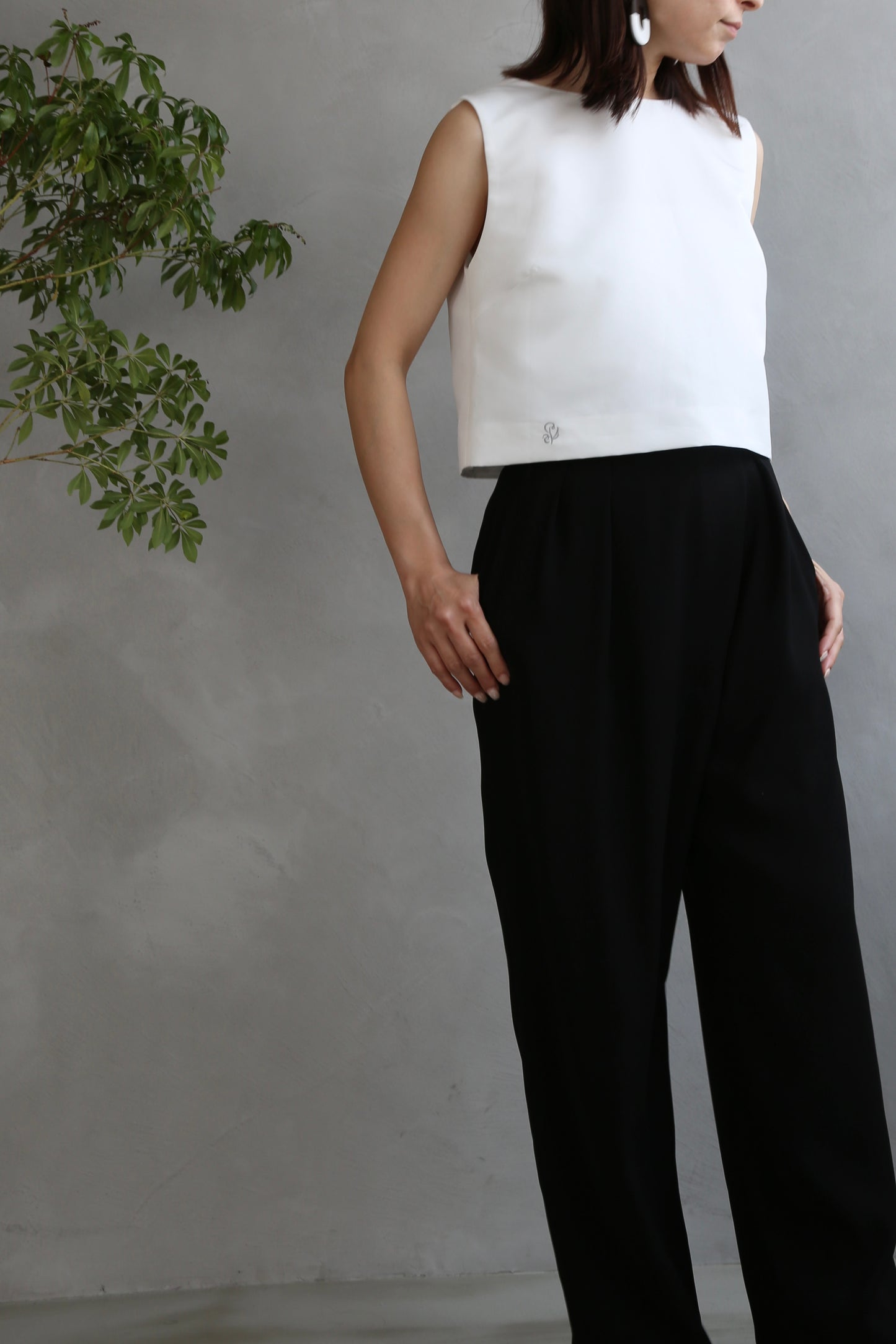 Plume cape Logo top (white)