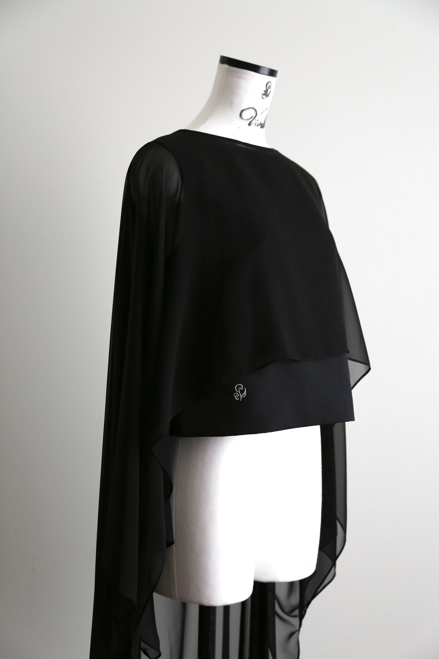Plume cape Logo top (black)