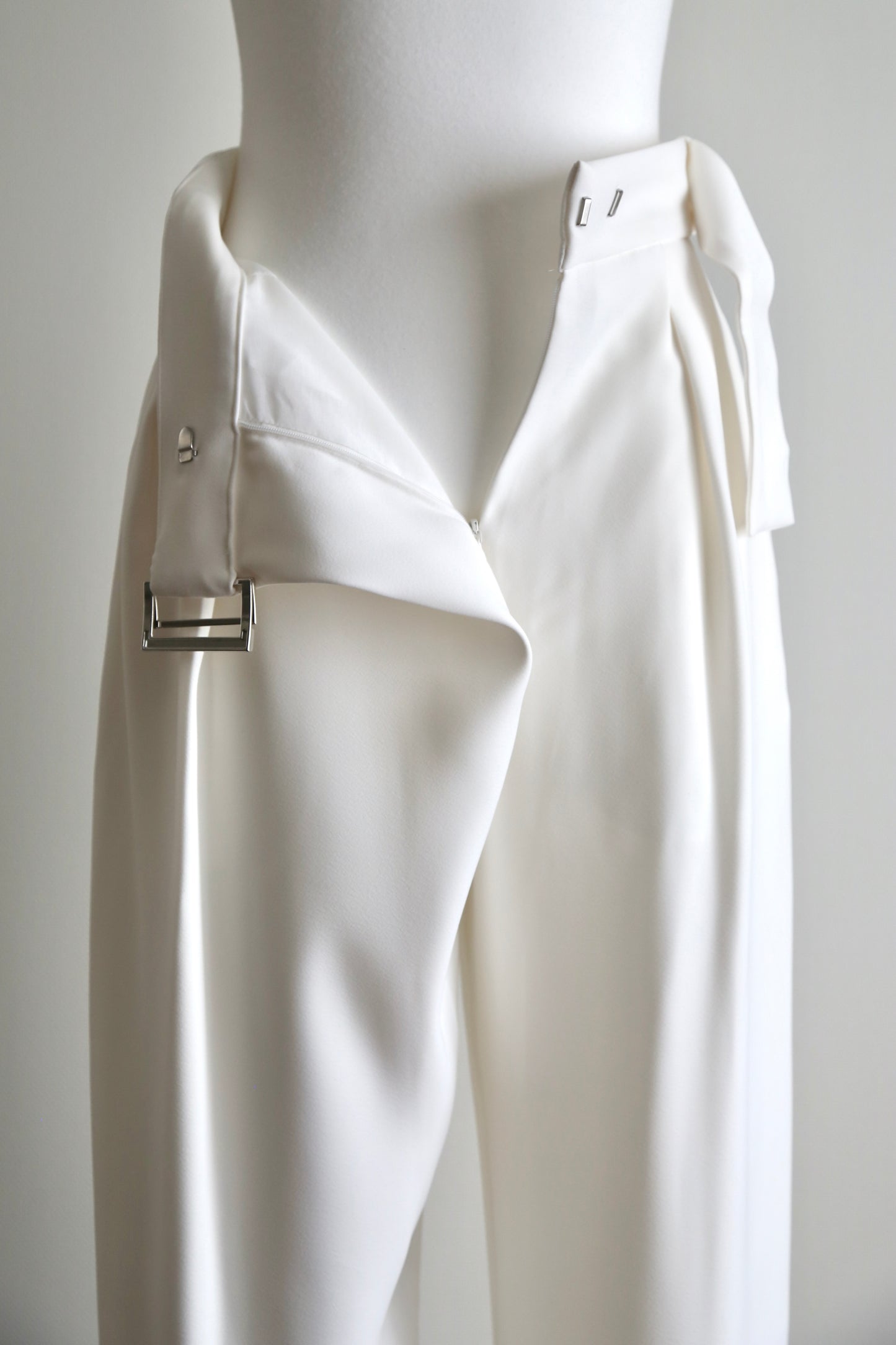 Wrapture Pants (white)