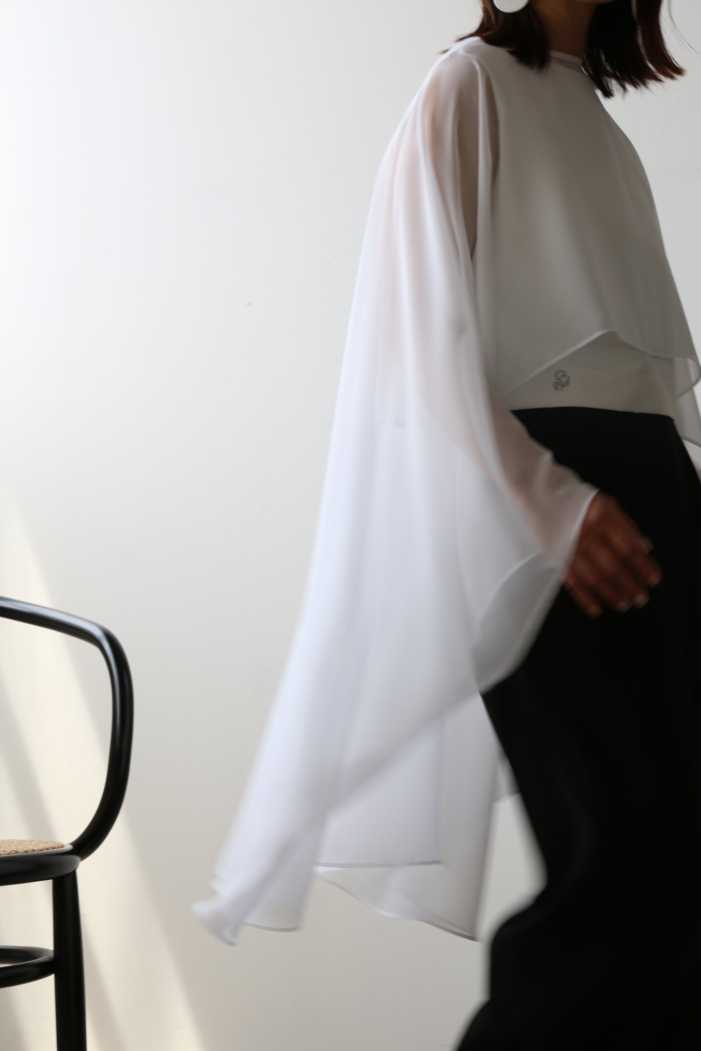Plume cape Logo top (white)