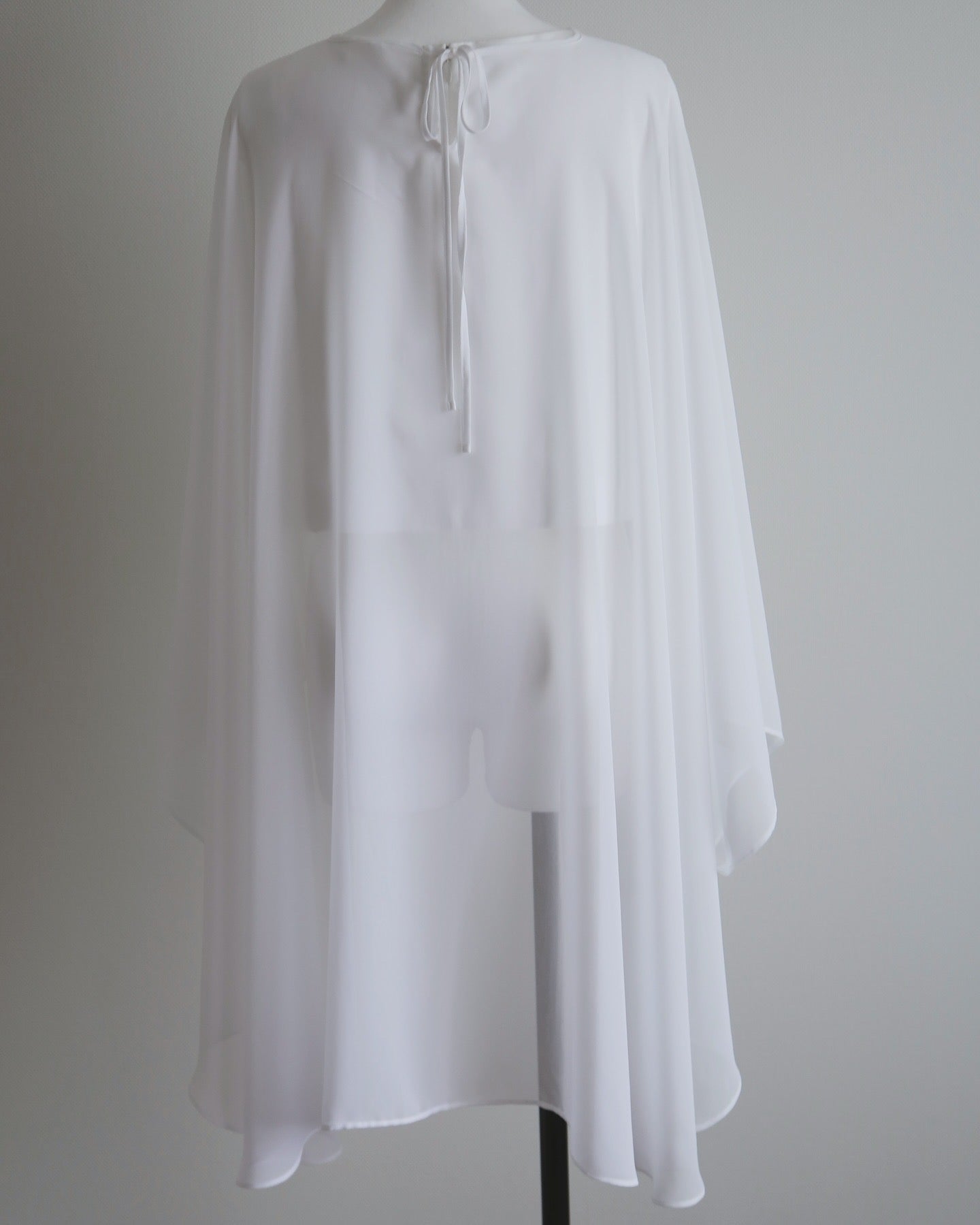 Plume cape Logo top (white)