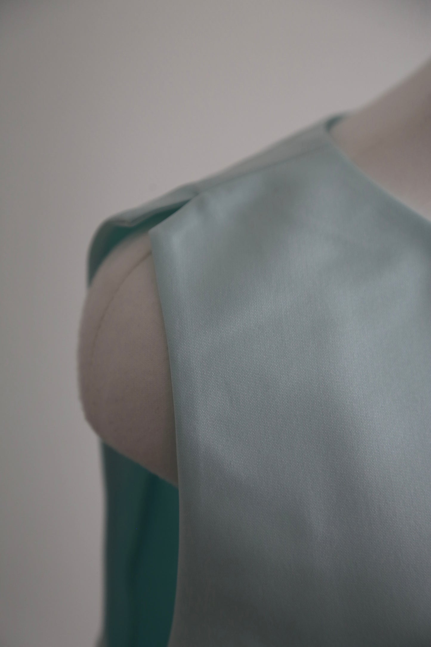 Plume cape Logo top (mint green)