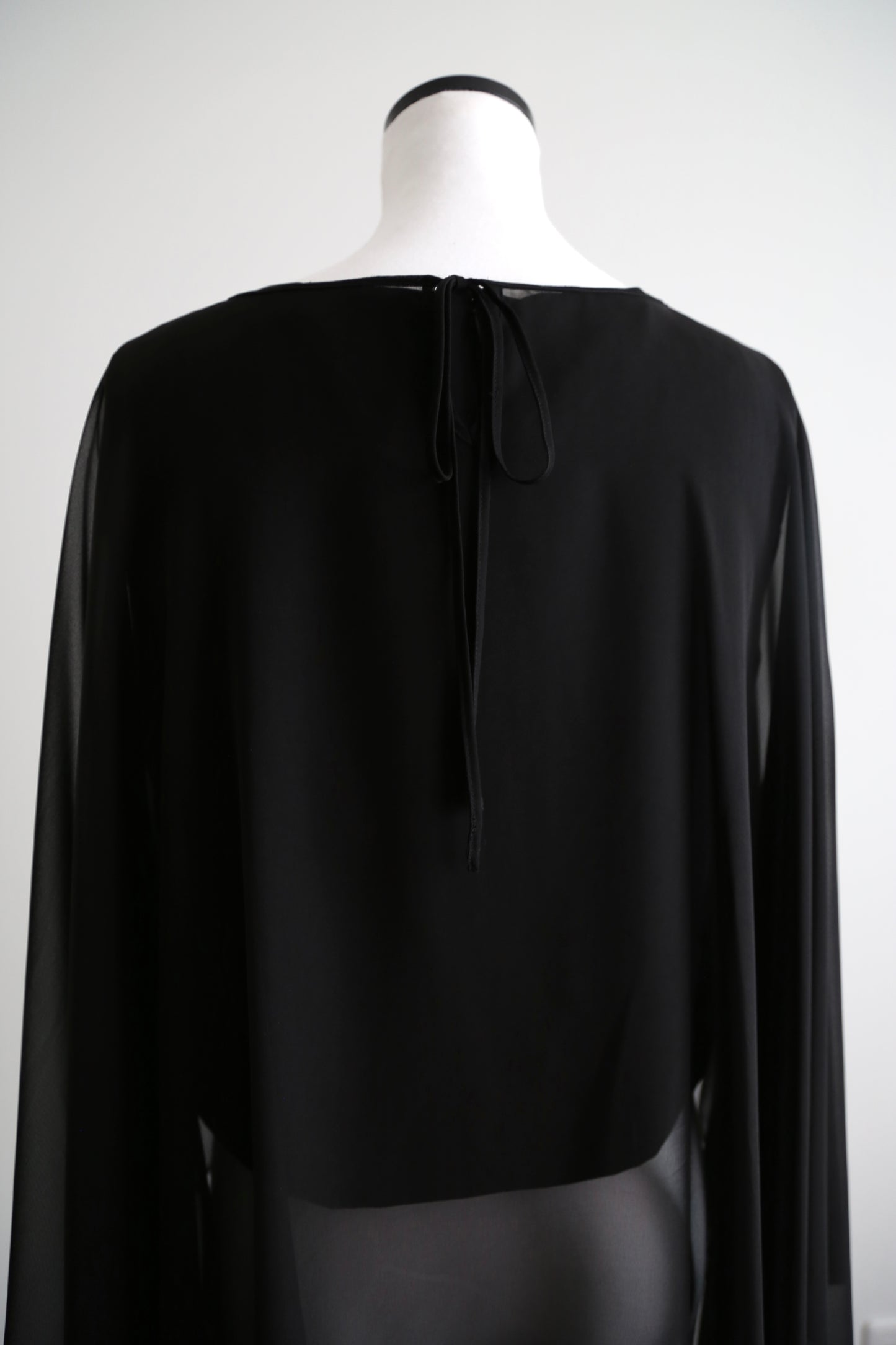 Plume cape Logo top (black)