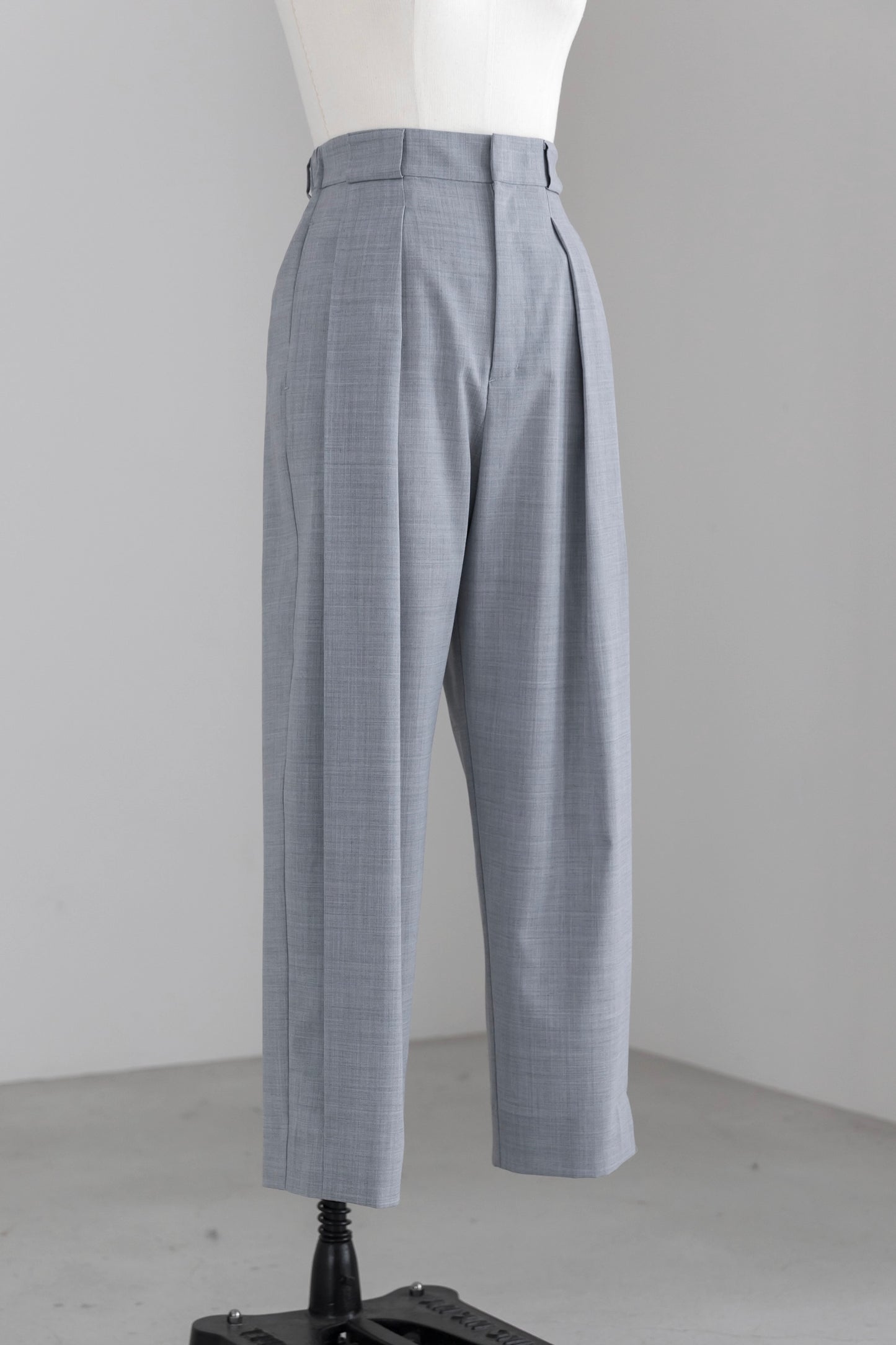 ligne pants (gris clair）