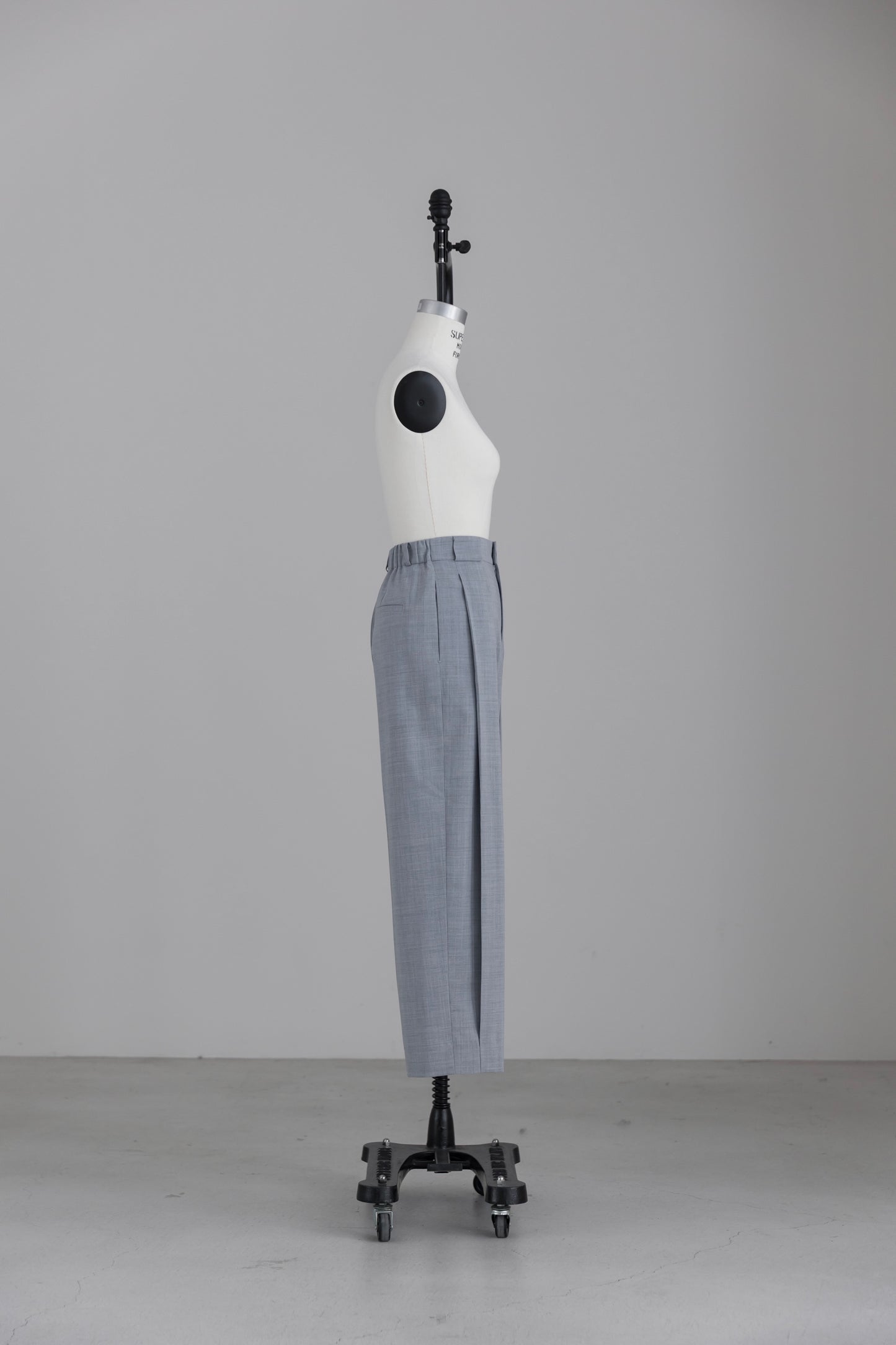 ligne pants (gris clair）
