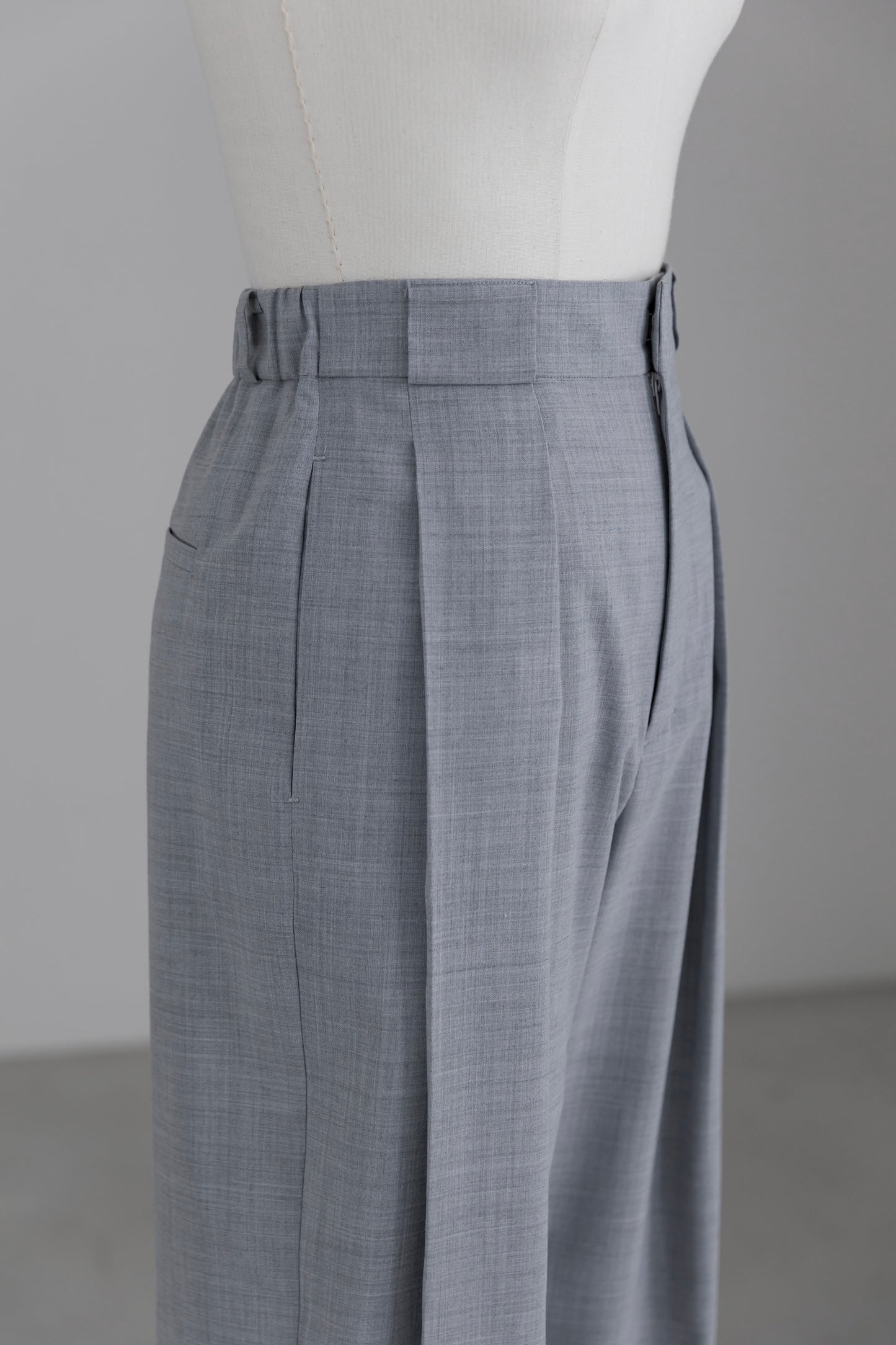 ligne pants (gris clair）